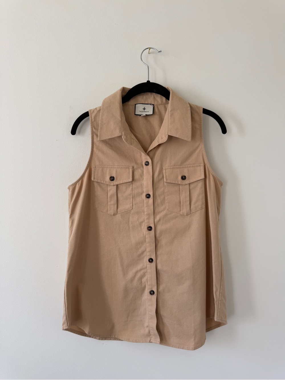 Tuckernuck Sleeveless Khaki Linen Steele Button Blouse Top Size Small